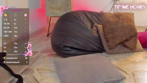 Snapshot of juanmiiss chatting on February 3, 2025, 12:36 pm Juan Miguel online show from February 3, 2025, 12:36 pm