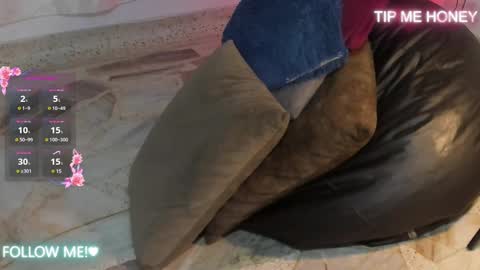 Snapshot of juanmiiss chatting on February 12, 2025, 11:07 am Juan Miguel online show from February 12, 2025, 11:07 am