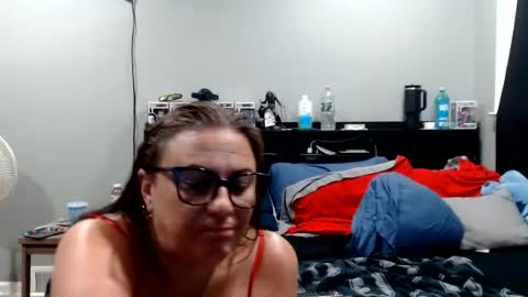 Juiceepawwg420 online show from July 8, 2026, 11:53 pm