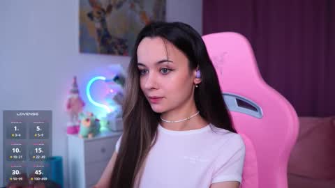 Angelina online show from November 25, 2025, 11:43 am