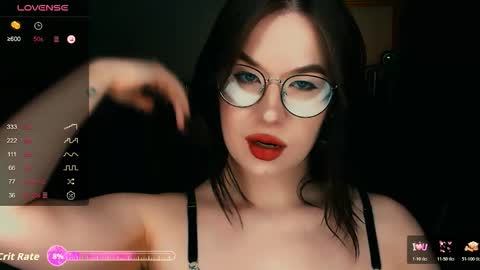 Bella online show from November 4, 2025, 9:03 pm