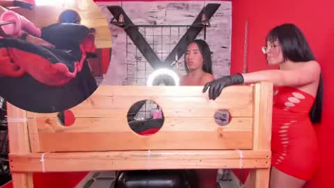 Snapshot of juicy_pregnant_bdsm chatting on June 27, 2026, 2:49 am VALENTINA online show from June 27, 2026, 2:49 am