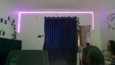 Snapshot of juicy_pussy1122 chatting on January 10, 2026, 8:49 am Emily online show from January 10, 2026, 8:49 am