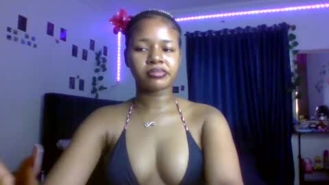 Snapshot of juicy_pussy1122 chatting on January 13, 2026, 10:09 am Emily online show from January 13, 2026, 10:09 am
