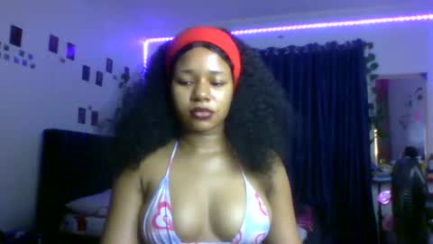 Snapshot of juicy_pussy1122 chatting on January 17, 2026, 6:40 am Emily online show from January 17, 2026, 6:40 am