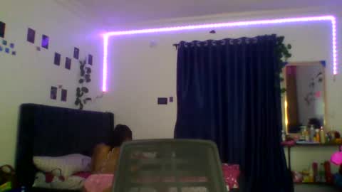 Snapshot of juicy_pussy1122 chatting on February 5, 2026, 6:40 am Emily online show from February 5, 2026, 6:40 am