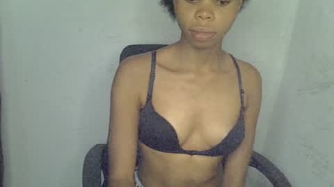 Snapshot of juicy_slut0 chatting on March 12, 2026, 12:50 am Champaign online show from March 12, 2026, 12:50 am