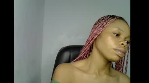Snapshot of juicy_slut0 chatting on July 10, 2026, 10:45 pm Champaign online show from July 10, 2026, 10:45 pm