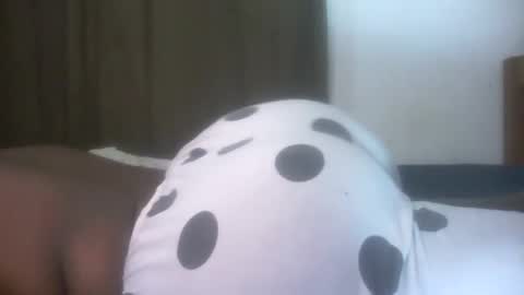 Snapshot of juicybooty_001 chatting on January 14, 2025, 4:15 am Sweetass online show from January 14, 2025, 4:15 am