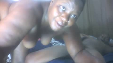 Snapshot of juicybooty_001 chatting on January 24, 2025, 6:35 am Sweetass online show from January 24, 2025, 6:35 am