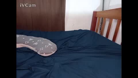 Snapshot of juicybooty_001 chatting on January 27, 2025, 4:52 am Sweetass online show from January 27, 2025, 4:52 am