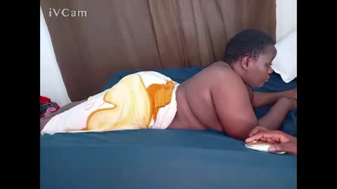 Snapshot of juicybooty_001 chatting on February 24, 2025, 7:11 am Sweetass online show from February 24, 2025, 7:11 am