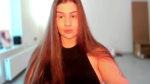 Elena online show from May 23, 2026, 4:44 pm