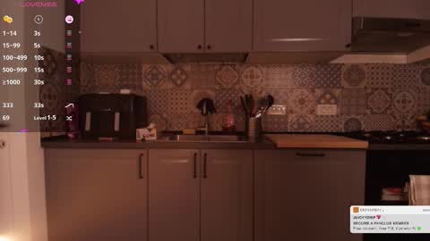 Snapshot of juicyydrip chatting on January 18, 2026, 5:39 pm Juicy online show from January 18, 2026, 5:39 pm