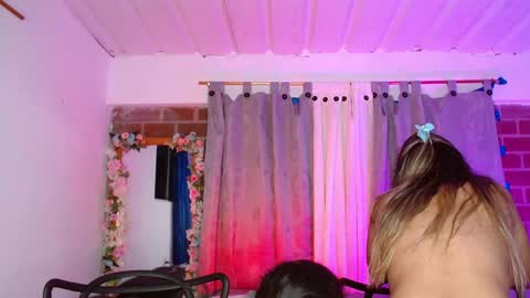 Snapshot of jules_n_gia chatting on December 5, 2024, 11:07 pm Jules and Gia online show from December 5, 2024, 11:07 pm