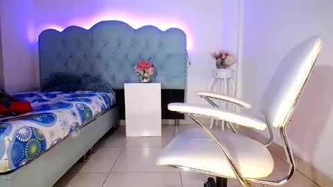 Jules online show from December 18, 2025, 8:59 pm