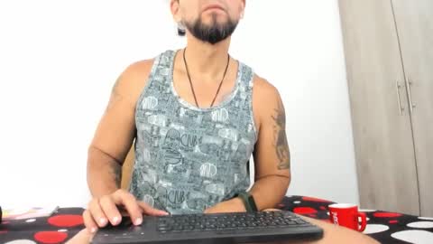 juleslake2 online show from December 15, 2025, 11:47 am