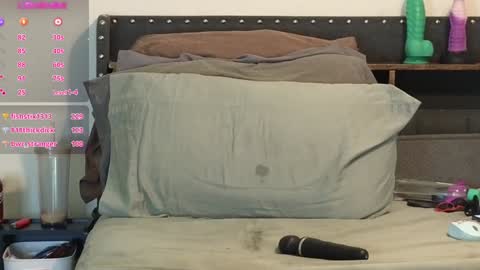 Julesss online show from January 14, 2025, 9:45 am