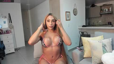 Snapshot of julessy_bonny chatting on January 15, 2026, 4:55 pm julessy online show from January 15, 2026, 4:55 pm