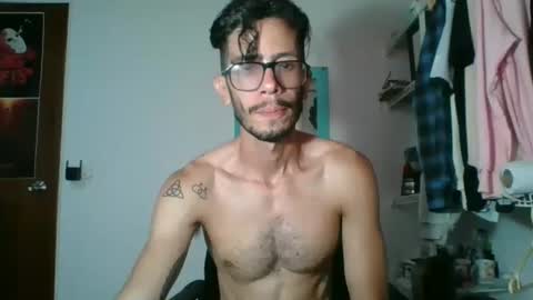 Snapshot of julfigo chatting on December 5, 2024, 10:01 pm Julfigo online show from December 5, 2024, 10:01 pm