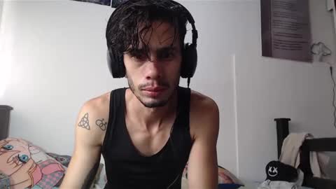 Snapshot of julfigo chatting on February 14, 2025, 2:44 pm Julfigo online show from February 14, 2025, 2:44 pm
