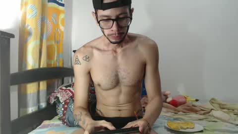 Snapshot of julfigo chatting on February 25, 2025, 12:34 pm Julfigo online show from February 25, 2025, 12:34 pm