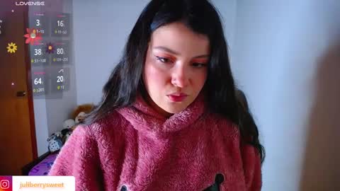 Snapshot of juli05star chatting on October 12, 2025, 9:36 pm Juliana online show from October 12, 2025, 9:36 pm