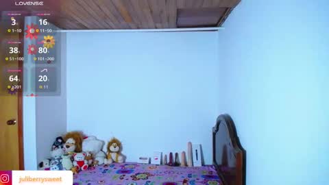 Snapshot of juli05star chatting on October 24, 2025, 1:57 am Juliana online show from October 24, 2025, 1:57 am