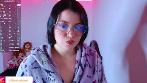 Snapshot of juli05star chatting on November 9, 2025, 6:06 pm Juliana online show from November 9, 2025, 6:06 pm