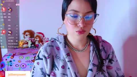 Snapshot of juli05star chatting on November 26, 2025, 3:29 am Juliana online show from November 26, 2025, 3:29 am