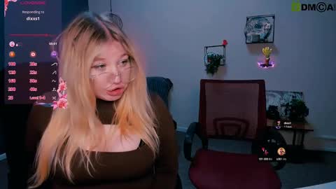 juli kisss online show from March 6, 2025, 2:41 am