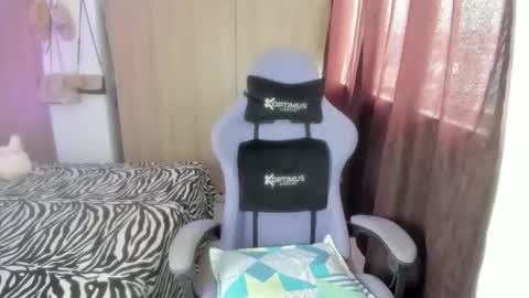 Snapshot of juli_santos_22 chatting on April 18, 2026, 9:26 pm juli_santos_22 online show from April 18, 2026, 9:26 pm
