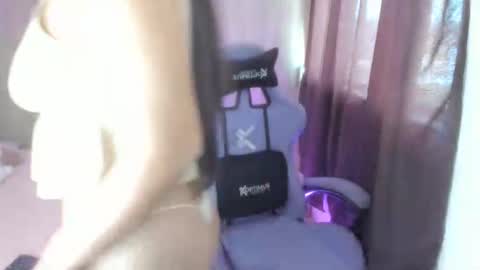 Snapshot of juli_santos_22 chatting on May 23, 2026, 2:32 pm juli_santos_22 online show from May 23, 2026, 2:32 pm