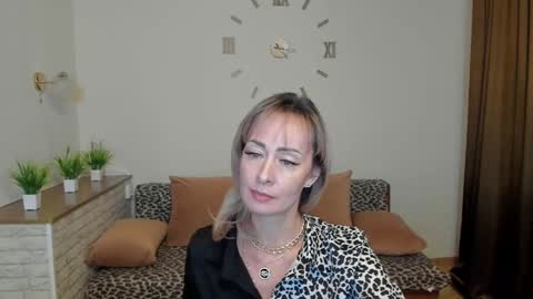 Snapshot of julia__cherry_ chatting on December 6, 2024, 5:44 pm julia__cherry_ online show from December 6, 2024, 5:44 pm