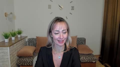 Snapshot of julia__cherry_ chatting on December 7, 2024, 12:08 am julia__cherry_ online show from December 7, 2024, 12:08 am