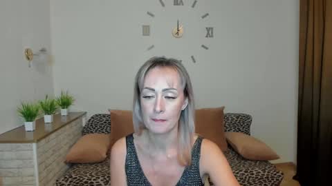 Snapshot of julia__cherry_ chatting on December 7, 2024, 9:00 pm julia__cherry_ online show from December 7, 2024, 9:00 pm