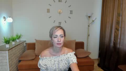 Snapshot of julia__cherry_ chatting on January 17, 2025, 9:28 am julia__cherry_ online show from January 17, 2025, 9:28 am