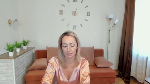 Snapshot of julia__cherry_ chatting on January 22, 2025, 11:56 am julia__cherry_ online show from January 22, 2025, 11:56 am