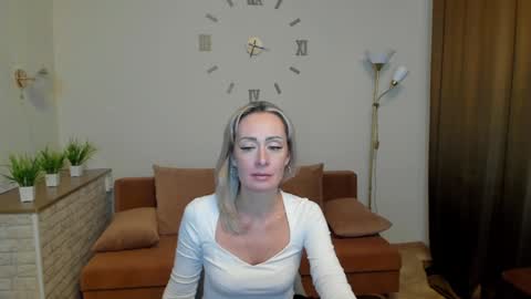 Snapshot of julia__cherry_ chatting on January 22, 2025, 3:40 pm julia__cherry_ online show from January 22, 2025, 3:40 pm