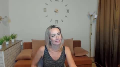 Snapshot of julia__cherry_ chatting on February 9, 2025, 2:18 pm julia__cherry_ online show from February 9, 2025, 2:18 pm