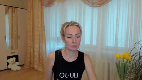 Snapshot of julia__cherry_ chatting on March 8, 2025, 2:19 pm julia__cherry_ online show from March 8, 2025, 2:19 pm