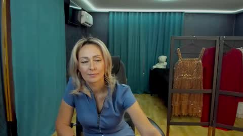 Snapshot of julia__cherry_ chatting on October 12, 2025, 12:26 pm julia__cherry_ online show from October 12, 2025, 12:26 pm