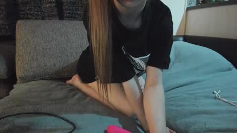 Snapshot of julia__miln chatting on January 14, 2025, 5:08 am im Julia online show from January 14, 2025, 5:08 am