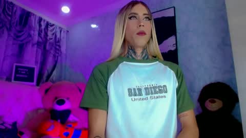 julia_bulette1 online show from June 16, 2026, 11:18 pm
