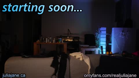 Snapshot of julia_jane chatting on February 7, 2026, 2:48 am Julia Jane online show from February 7, 2026, 2:48 am