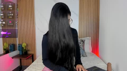 J U L IA   M A R T I N E Z online show from March 31, 2026, 11:32 am