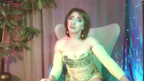 Julia online show from October 12, 2025, 5:39 am