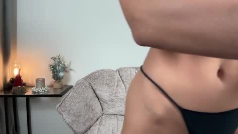 Snapshot of julia_rle chatting on December 22, 2024, 11:09 pm Julia R Le online show from December 22, 2024, 11:09 pm