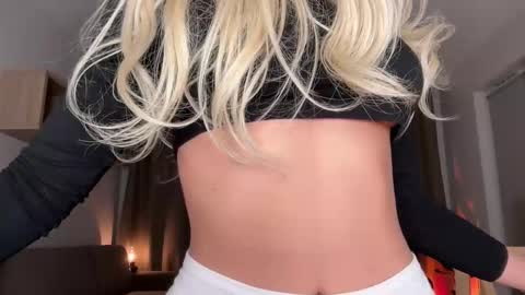 Snapshot of julia_rle chatting on October 2, 2025, 9:55 pm Julia R Le online show from October 2, 2025, 9:55 pm