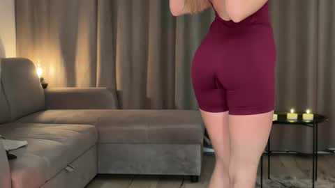 Snapshot of julia_rle chatting on October 22, 2025, 8:08 pm Julia R Le online show from October 22, 2025, 8:08 pm